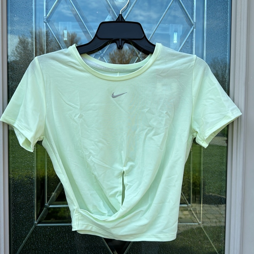 NWT Nike women’s training top dri-fit green size XS